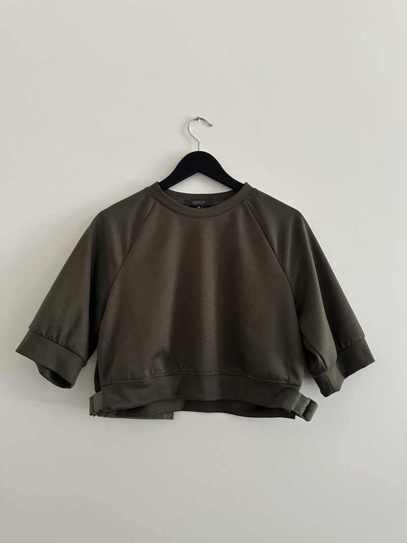 Cropped sweater with buckles - Image 15
