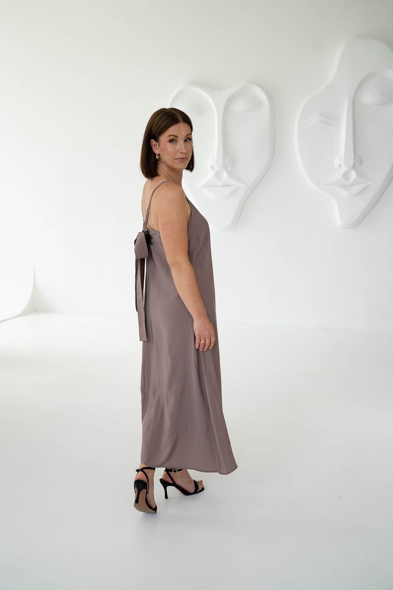 Slip kleita Adelina-kapučino - Image 5